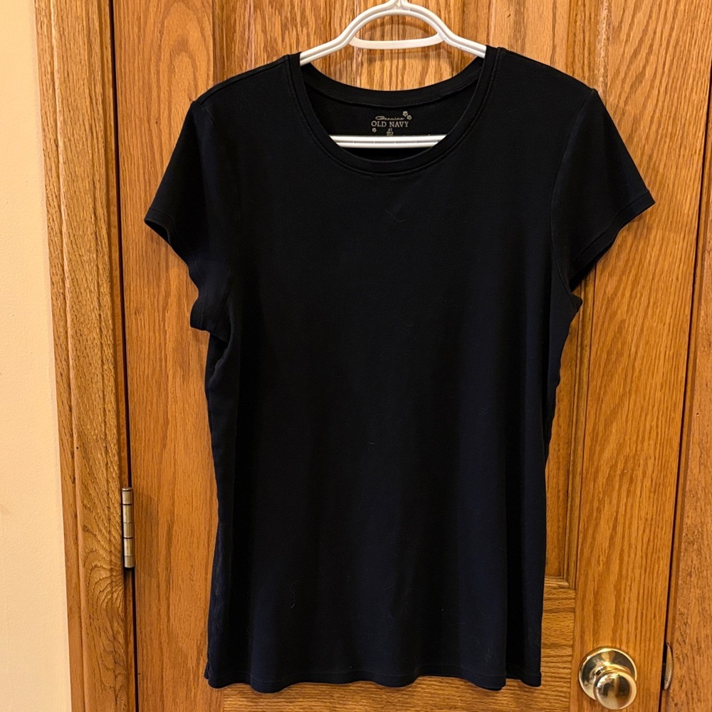 Old Navy Black Short Sleeve Crewneck Tee - Classic Fit